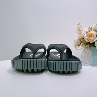 Off-White Oddsy Minimal Beach Sandals for Men Black Size 39 [Unused]